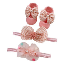 Load image into Gallery viewer, Newborn Baby Girls Headband Bow Flowers Cloth Hair Bands Hair Accessories Socks Gift Boxes Three-piece Suit Christmas Gifts