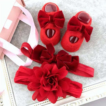 Load image into Gallery viewer, Newborn Baby Girls Headband Bow Flowers Cloth Hair Bands Hair Accessories Socks Gift Boxes Three-piece Suit Christmas Gifts